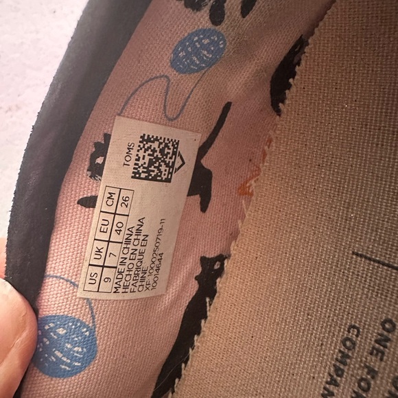 TOMS Black Cat Shoes - Picture 5 of 7